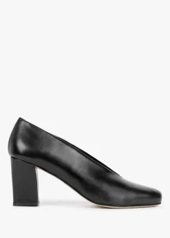 Aneso Black Leather V Front Court Shoes