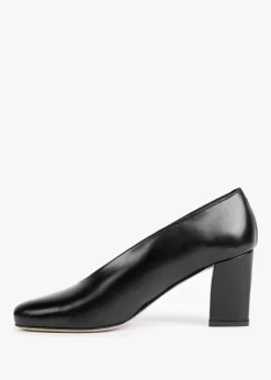 Aneso Black Leather V Front Court Shoes