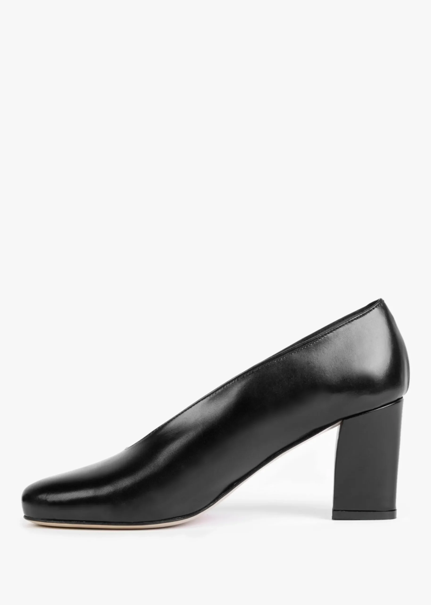 Aneso Black Leather V Front Court Shoes