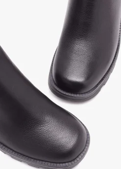 Black Leather Block Heel Chelsea Boots