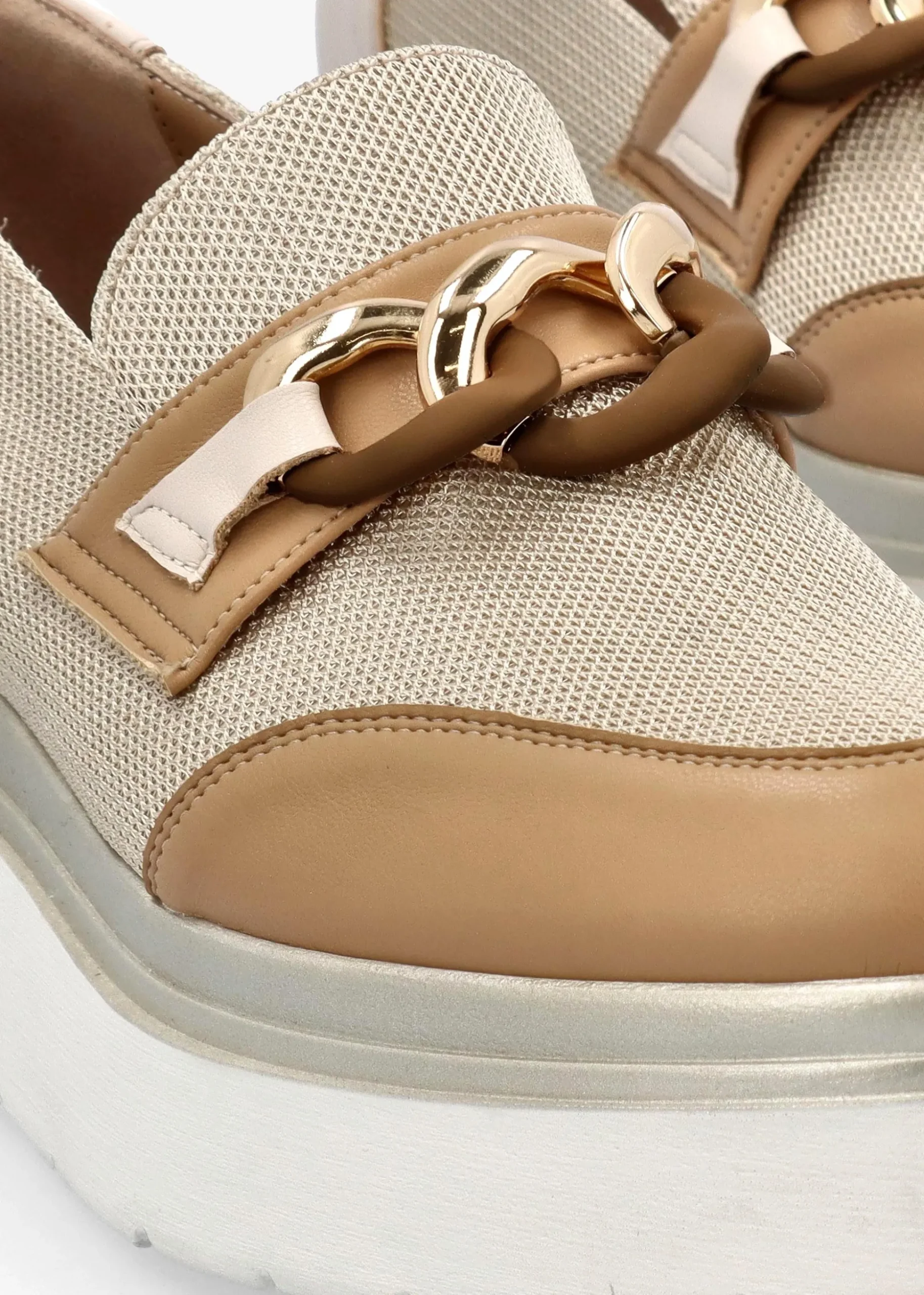 Chainy Beige Link Chain Flatform Loafers