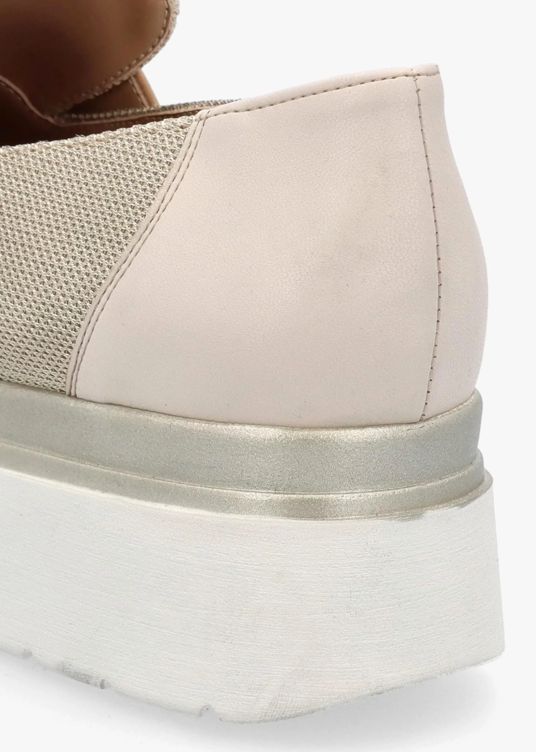 Chainy Beige Link Chain Flatform Loafers