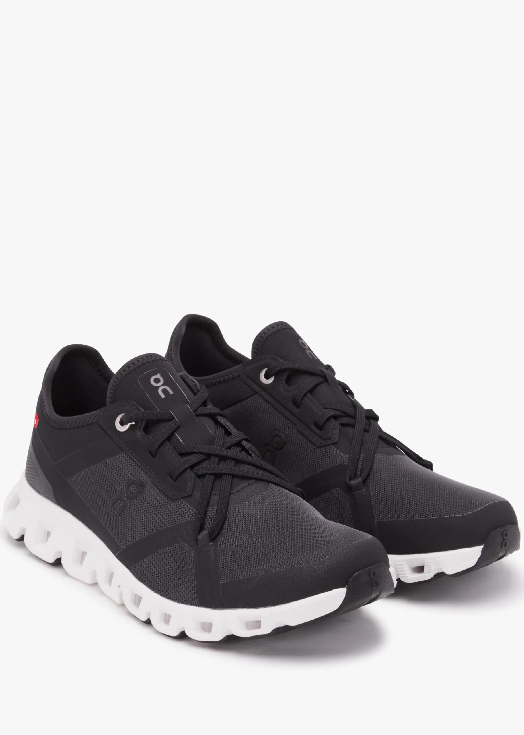 Cloud X 3 AD Black & White Trainers