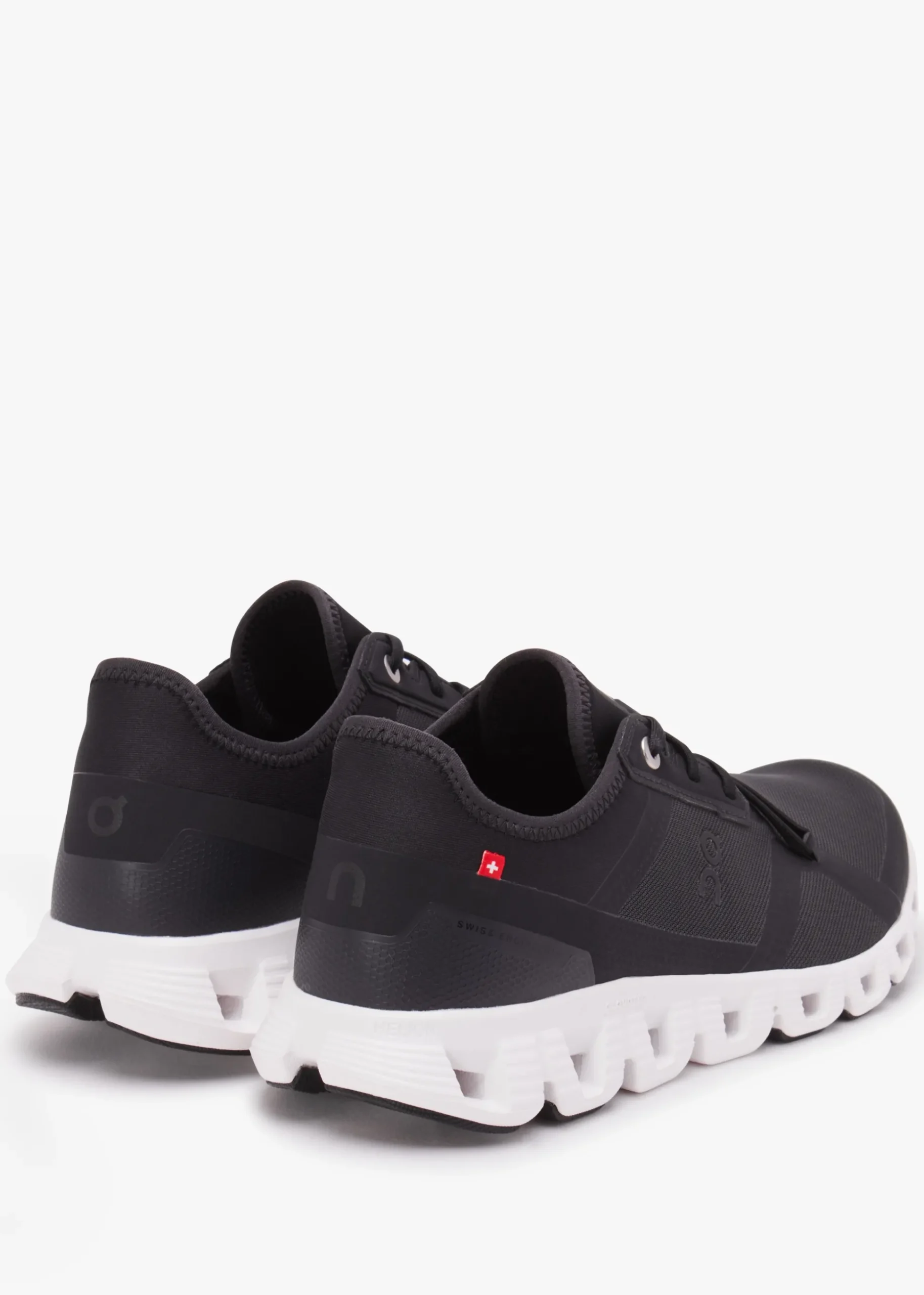 Cloud X 3 AD Black & White Trainers