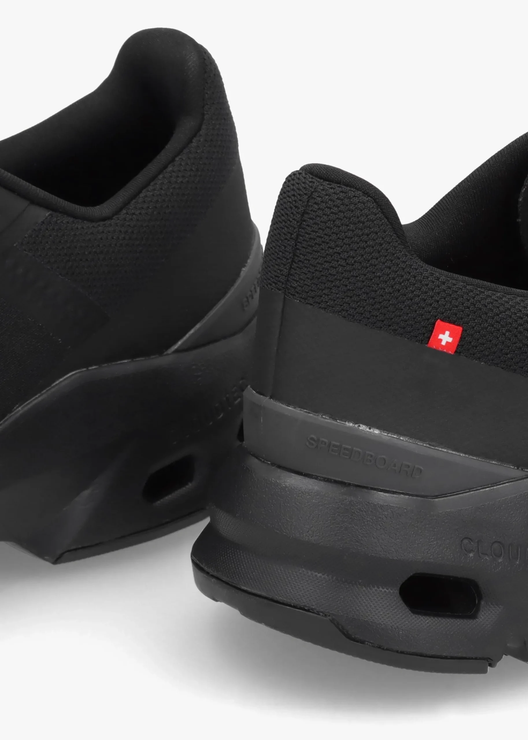 Cloudpulse Black Eclipse Trainers