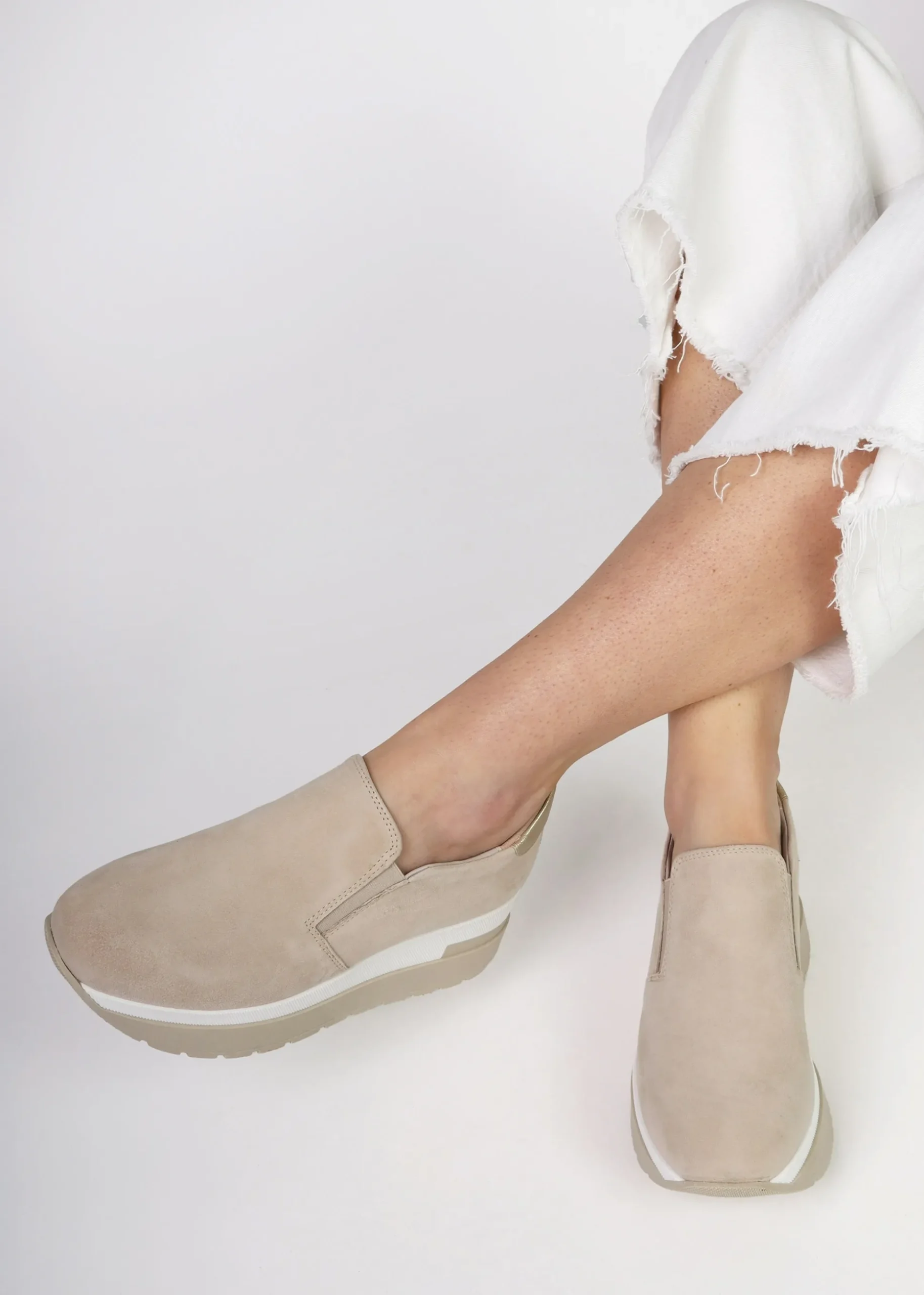 Commy Beige Suede Flatform Wedge Shoes