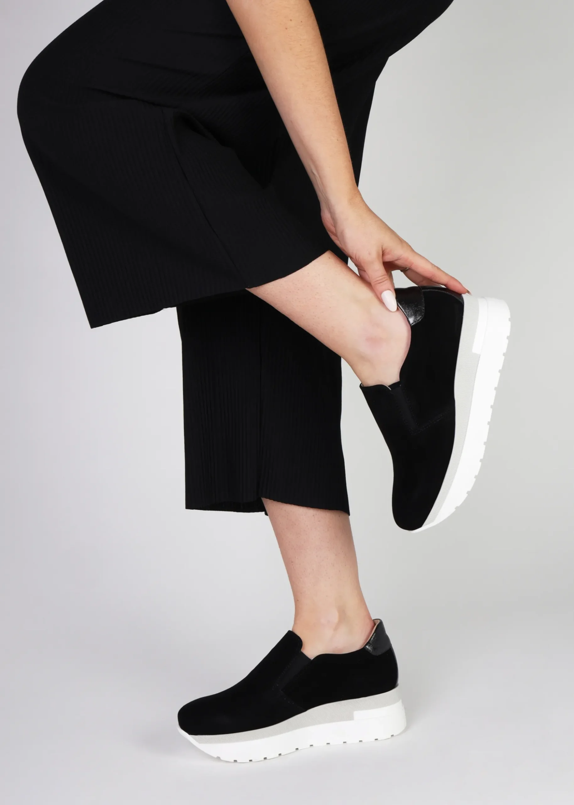 Commy Black Suede Flatform Wedge Shoes