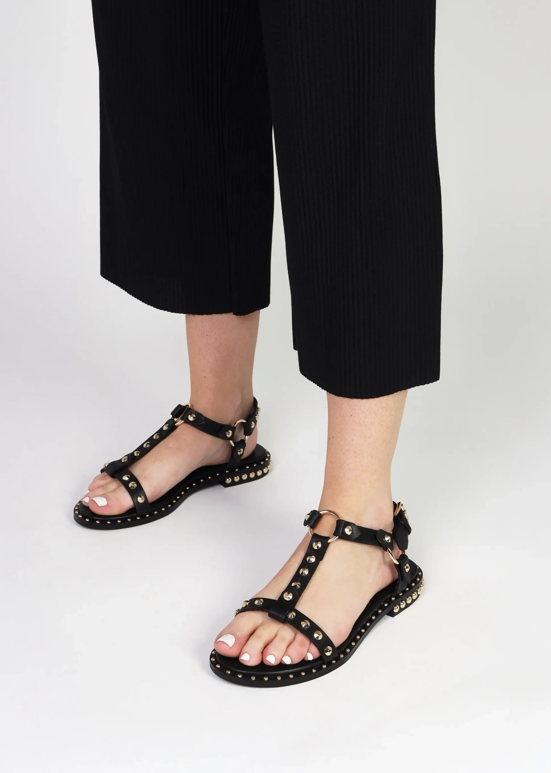 Everlast Black Leather T Bar Studded Sandals