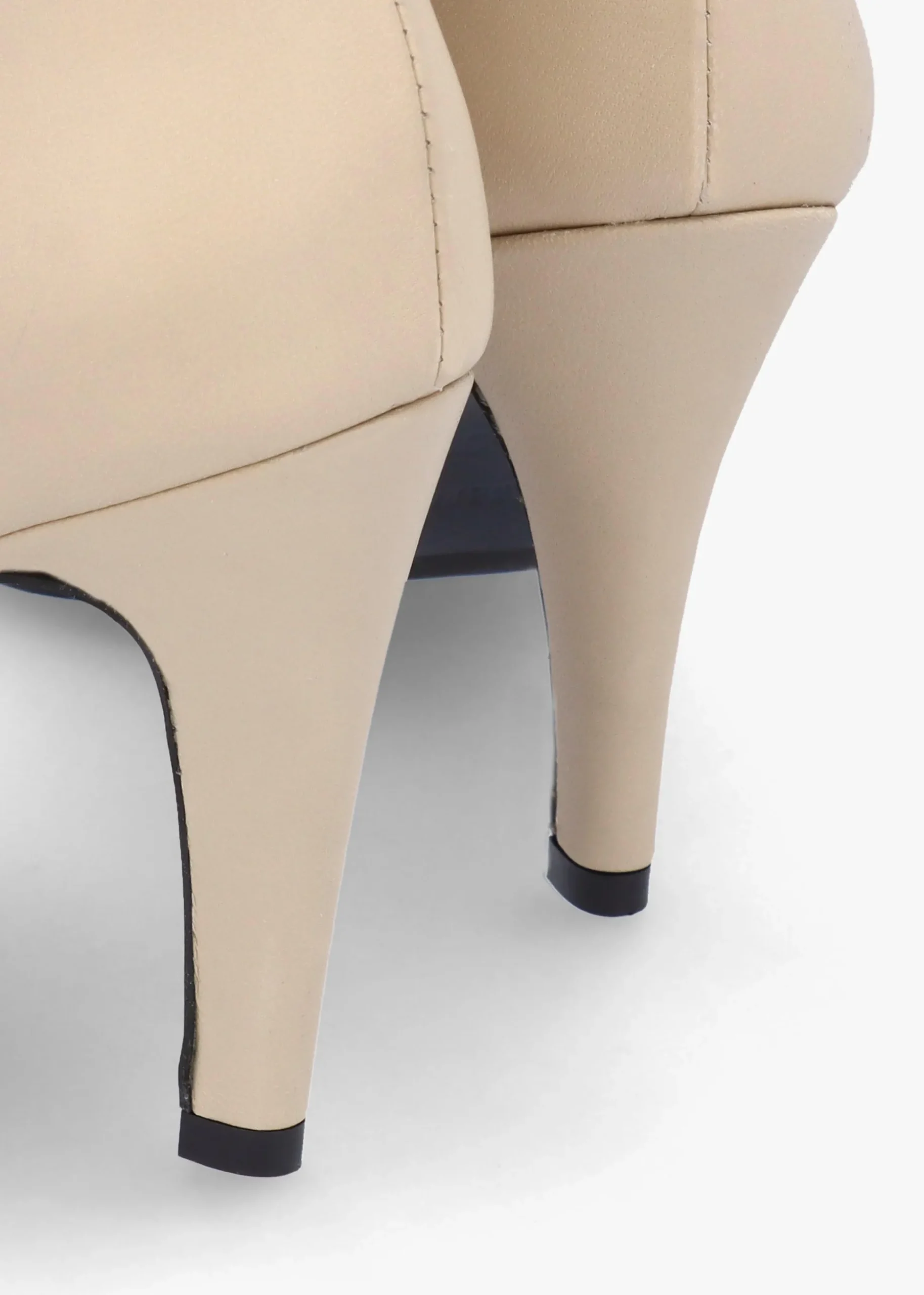 Gardenia 80's Cream Leather Elasticated Back Heeled Calf Boots