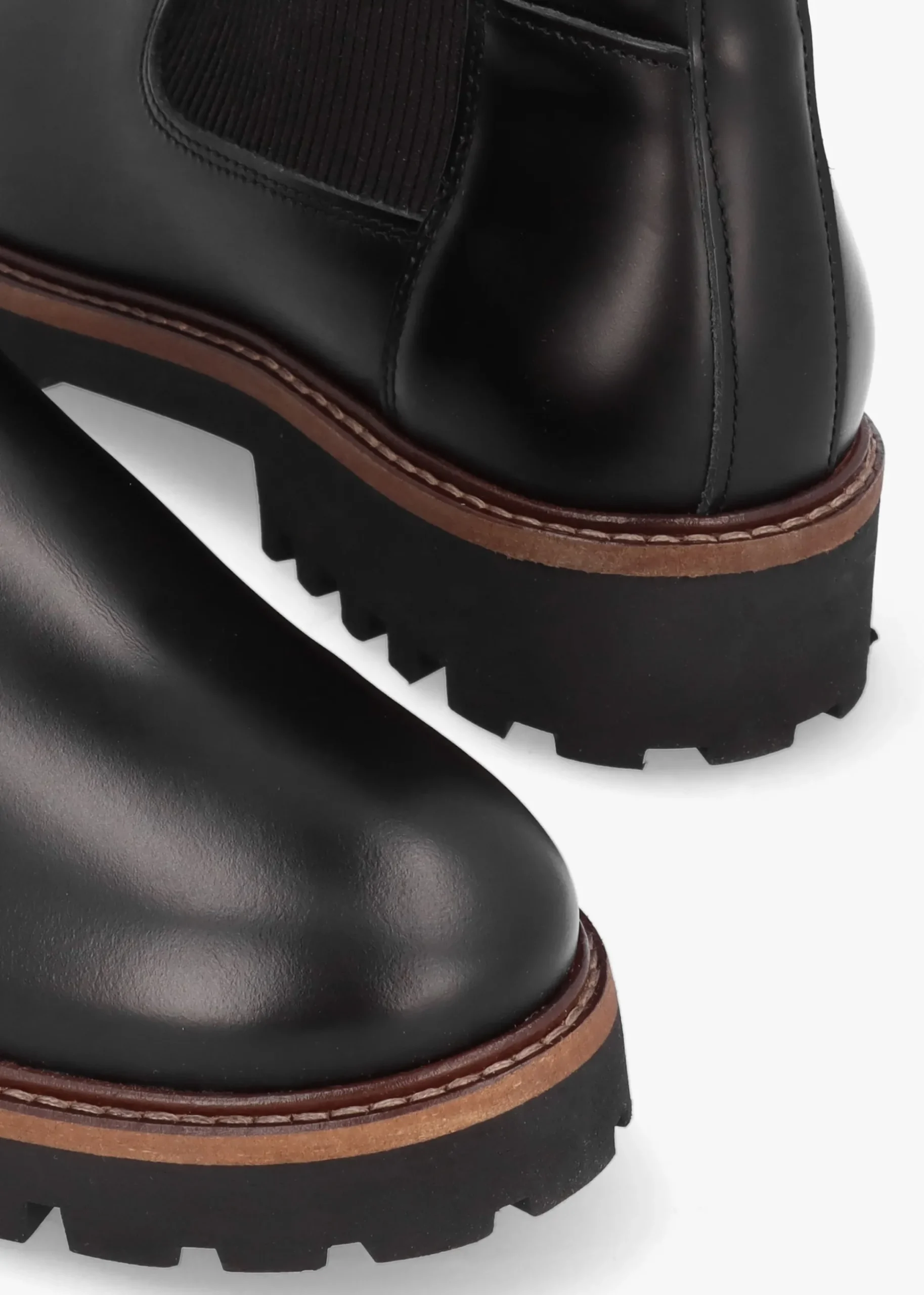 Harmby Black Leather Chelsea Boots