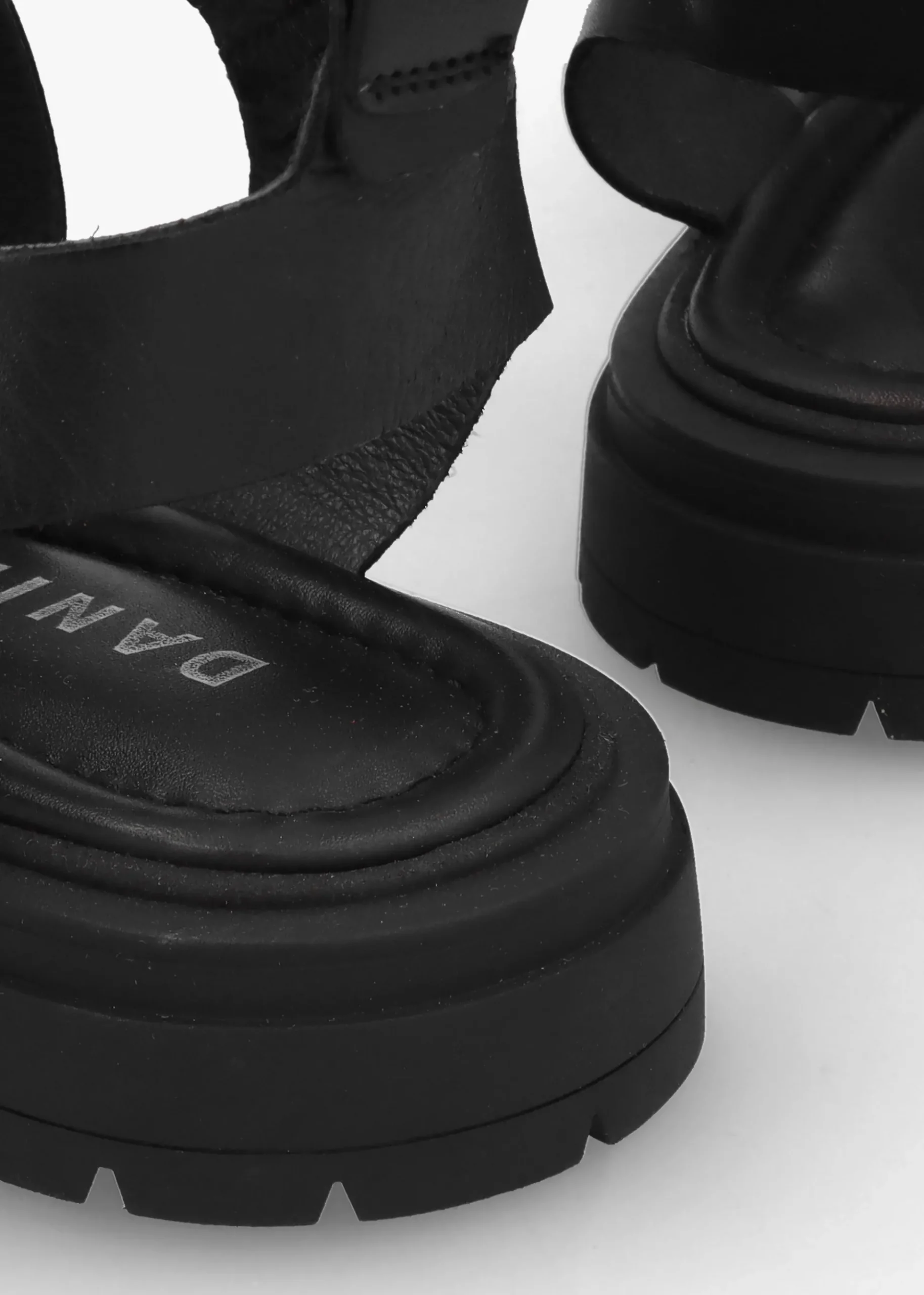 Ifish Black Leather Gladiator Sandals