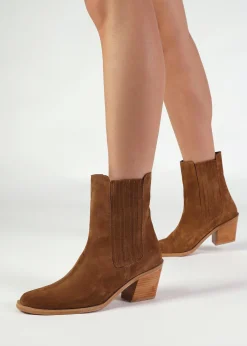 Indie Tan Suede Western Chelsea Boots
