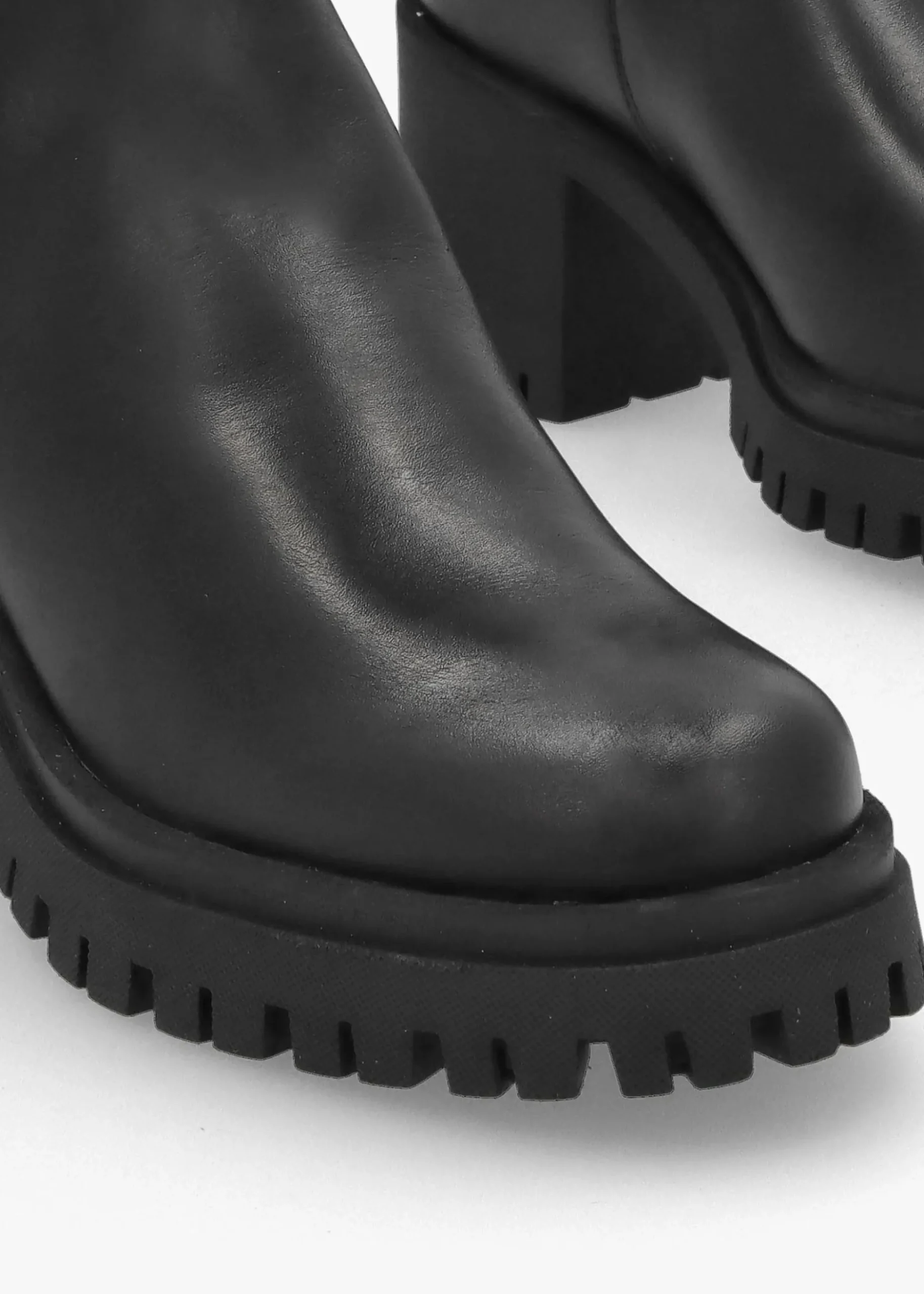 Luxor Black Leather Block Heel Chelsea Boots