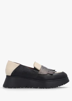 Medianoche Cream & Black Leather Loafers