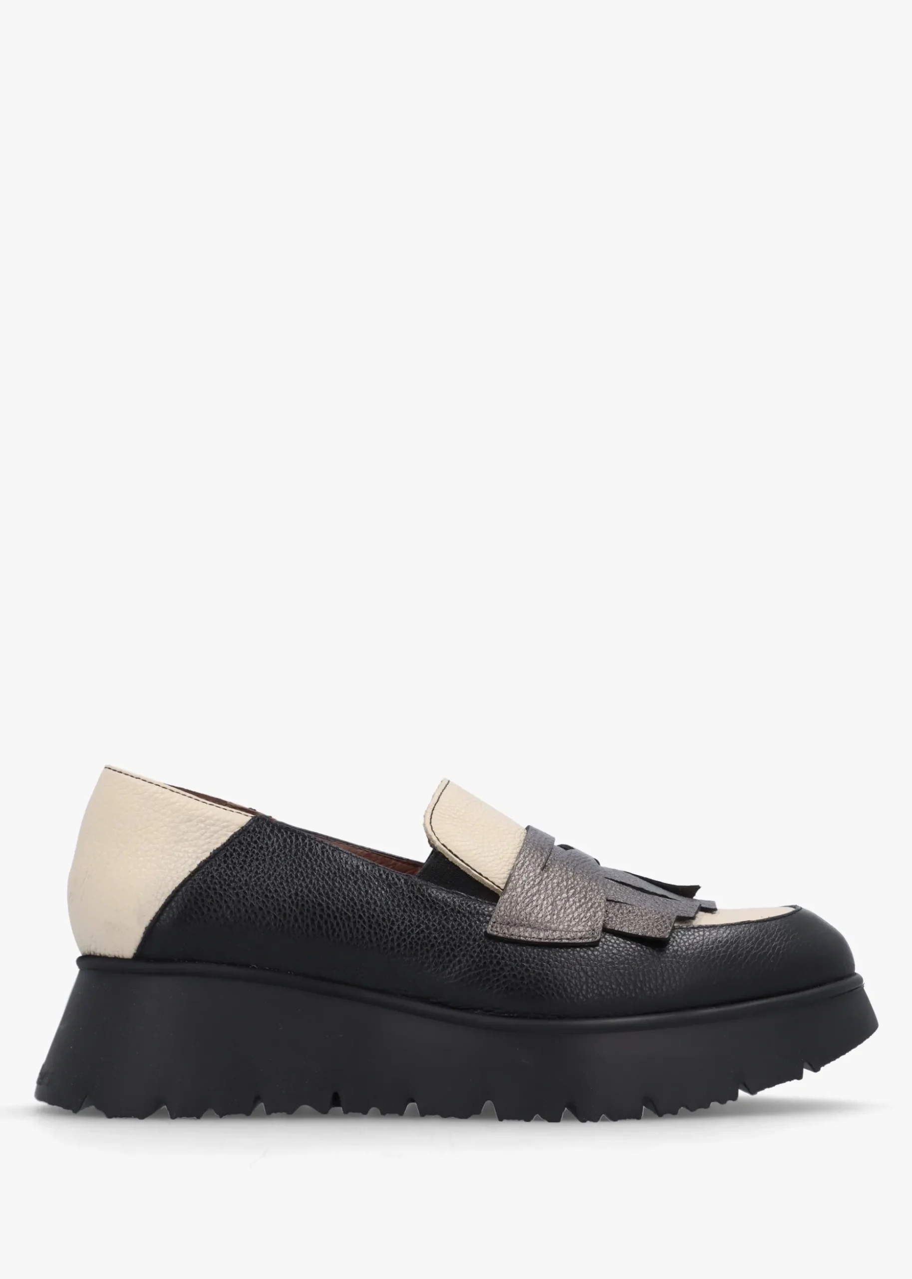 Medianoche Cream & Black Leather Loafers