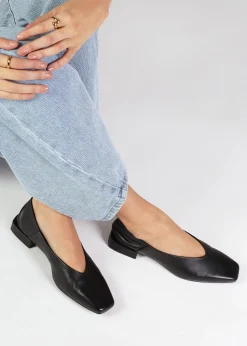 Saria Black Leather Square Toe Ballet Pumps