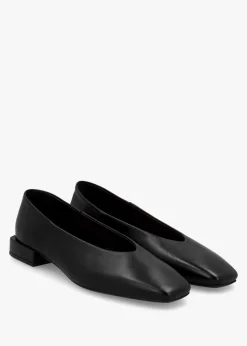 Saria Black Leather Square Toe Ballet Pumps