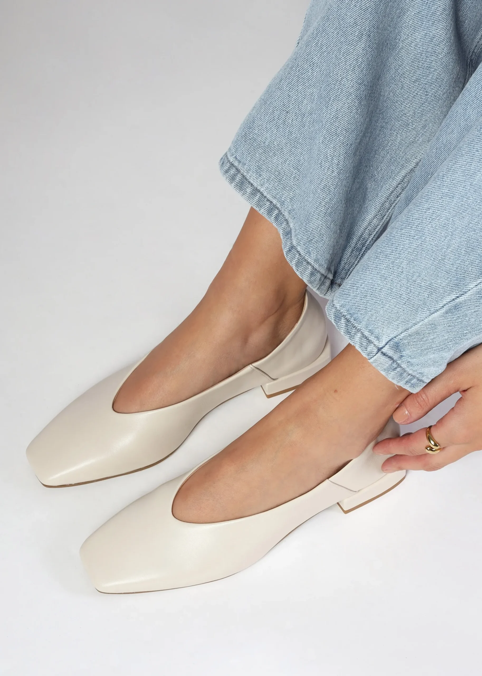 Saria Cream Leather Square Toe Ballet Pumps