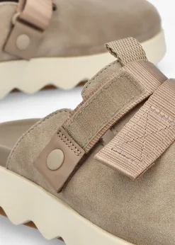 Viibe Omega Taupe Honey White Suede Clogs